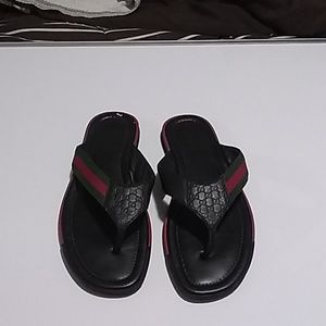 Men’s Gucci flip-flop Leather Sandal (Authentic)